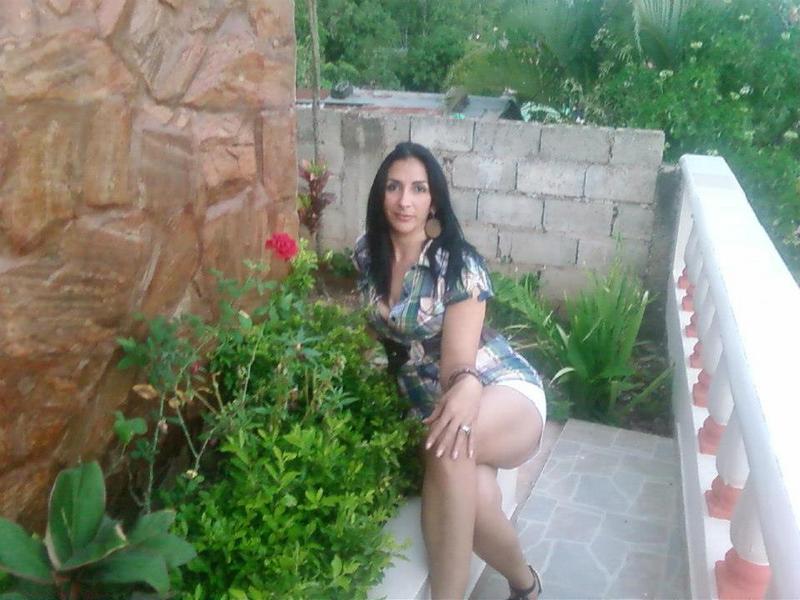 Date this tall Dominican Republic girl Sonia from Santo Domingo DO10092