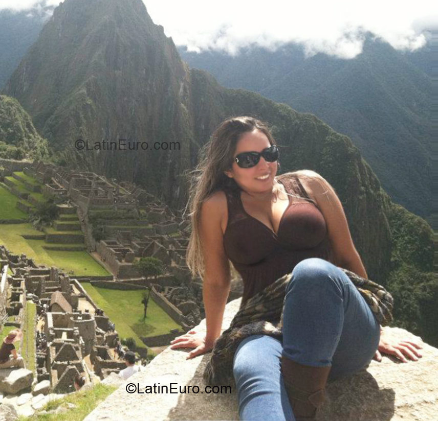 Date this fun Colombia girl Lady from Barranquilla CO8975