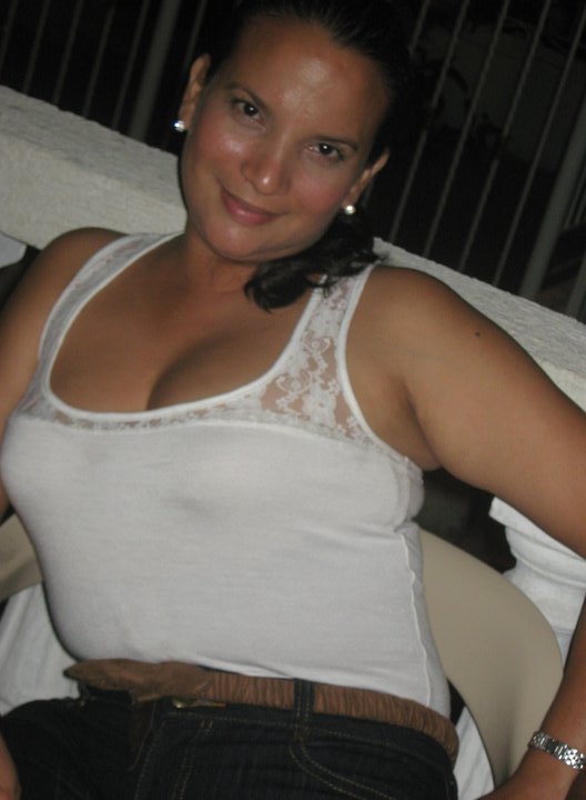 Date this exotic Colombia girl Esneda from Cartagena CO8980