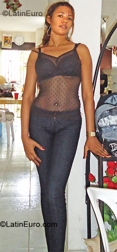 Date this hot Dominican Republic girl Alexandra from Santo Domingo DO10117
