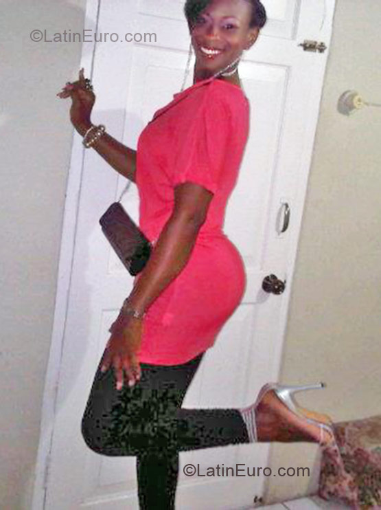 Date this nice looking Jamaica girl Cookiencreme from Ocho Rios JM407