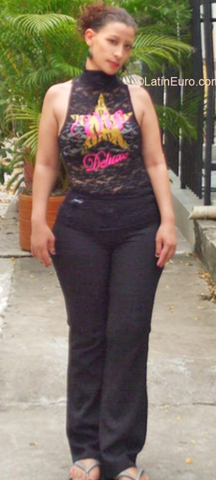 Date this hot Colombia girl Betty from Neiva CO9048