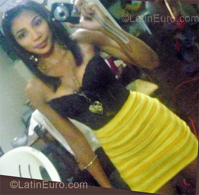 Date this charming Dominican Republic girl BARBIEE from Santo Domingo DO10159