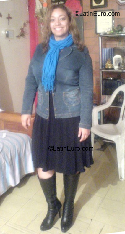 Date this attractive Mexico girl Abril from Mexico City MX582