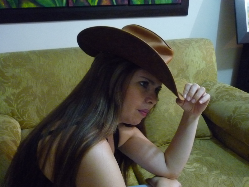 Date this charming Colombia girl Clausor from Cali CO9085