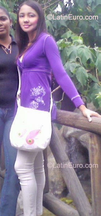 Date this funny Colombia girl Daylin from Sta Marta CO11071