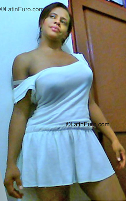 Date this fun Colombia girl Magnolia from Cali CO9124