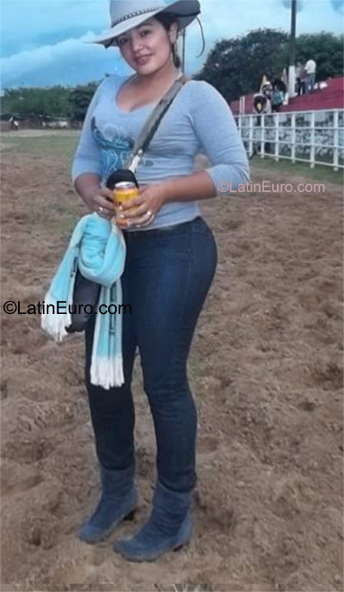 Date this foxy Colombia girl Yesica from Yopal CO9128