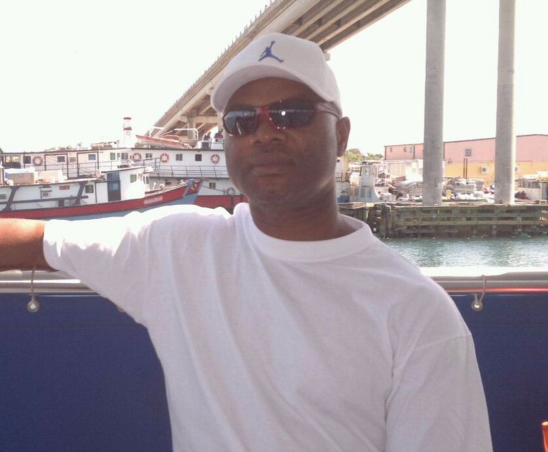 Date this hard body Bahamas man Scar from Nassau BS44