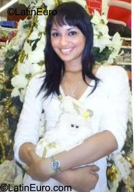 Date this lovely Colombia girl Paola from Aguachica CO9418
