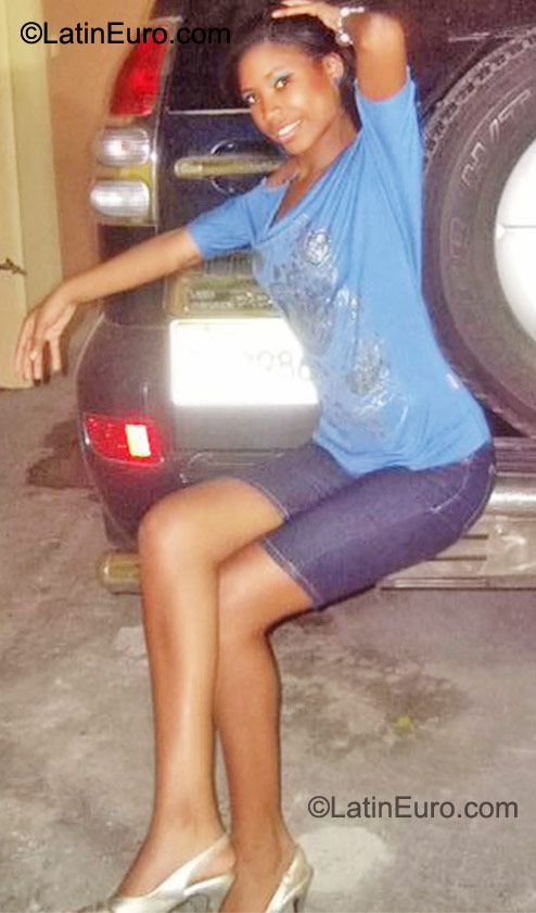 Date this young Dominican Republic girl Andreina from Santiago DO10254