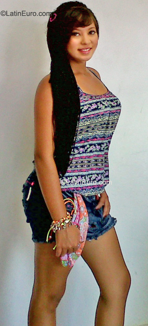 Date this beautiful Colombia girl Alexandra from Cali CO9225