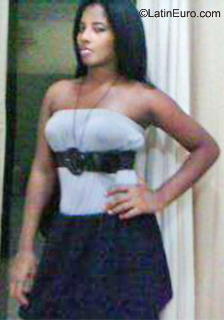 Date this fun Dominican Republic girl Maholys from Santo Domingo DO10424
