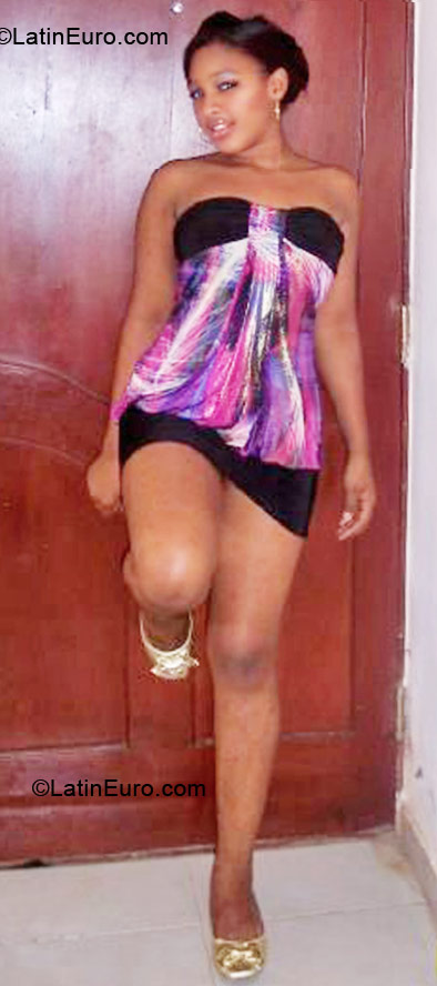 Date this beautiful Dominican Republic girl Maderlyn from Hato Mayor Del Rey DO10292