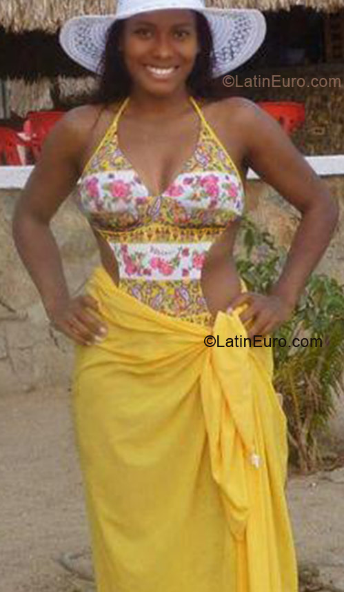 Date this voluptuous Colombia girl Nicel from Bogota CO9248