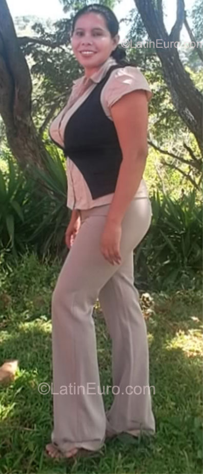 Date this gorgeous El Salvador girl Sonia from El Salvador SV34