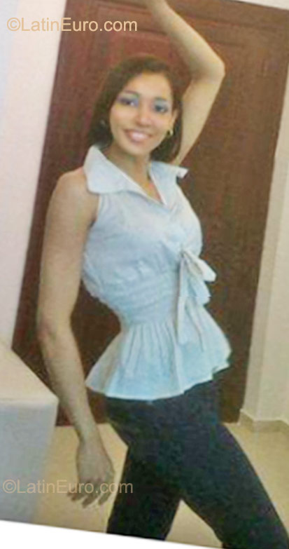 Date this good-looking Dominican Republic girl Mar from Santiago DO10365