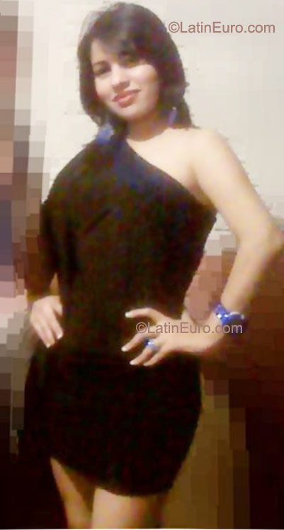 Date this sultry Honduras girl Claudia from San Pedro Sula HN586