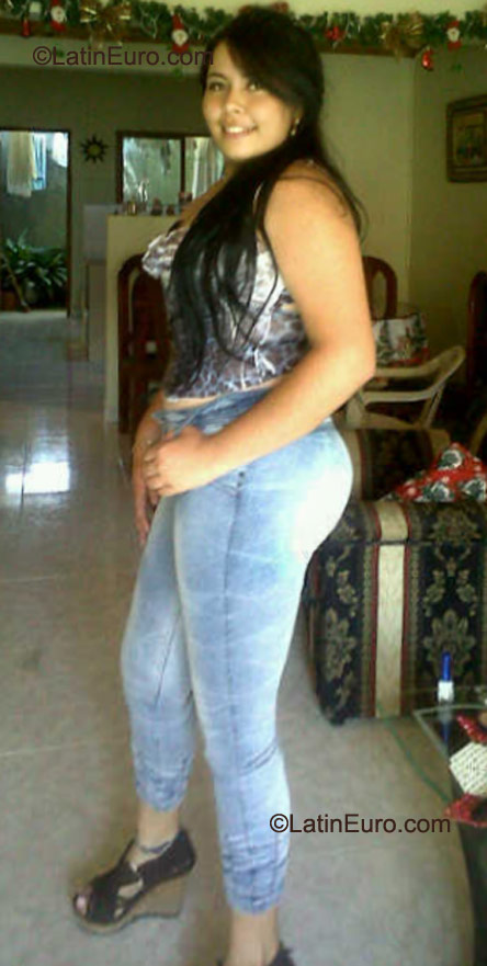 Date this funny Colombia girl Yohanita92 from Medellin CO9349