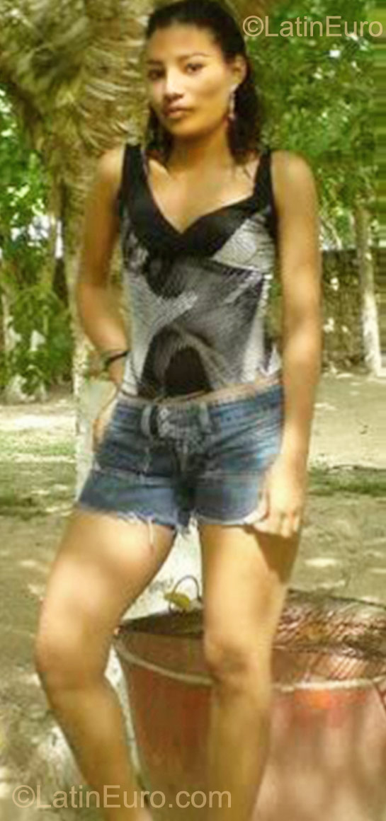 Date this foxy Colombia girl Malka from Cartagena CO9351