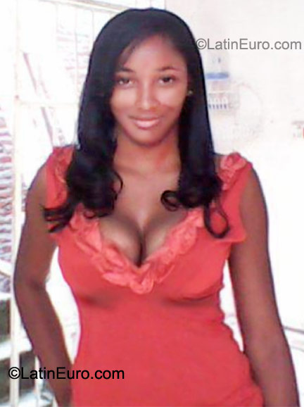 Date this charming Colombia girl Leidi from Cali CO9369