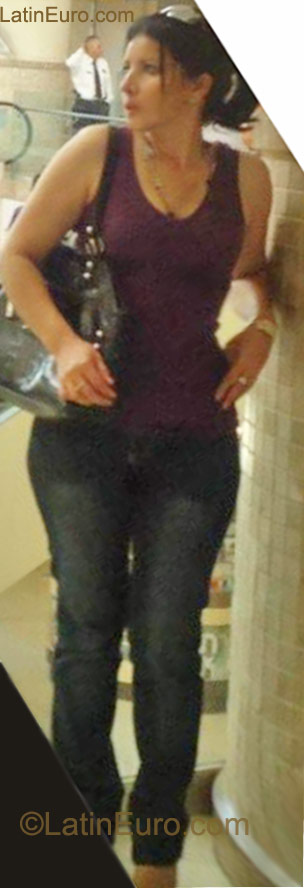 Date this delightful United States girl Karla from Hallandale Beach US12296