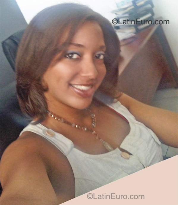 Date this passionate Panama girl Carmen from Panama PA242