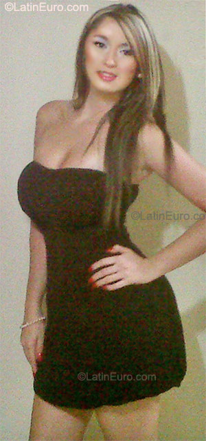 Date this funny Colombia girl Andrea from Medellin CO9395