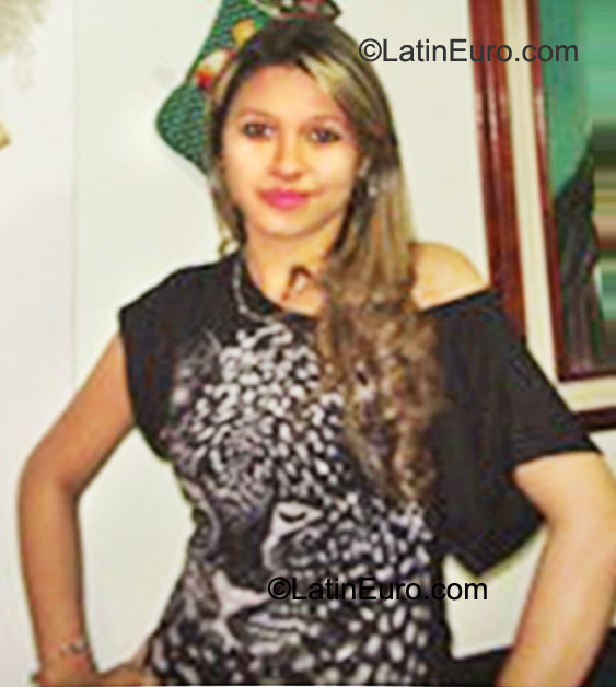Date this young Colombia girl Yohana from Medellin CO9414