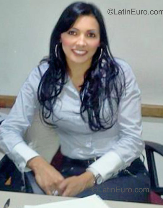 Date this sultry Colombia girl Luz Miryam from Bogota CO9416