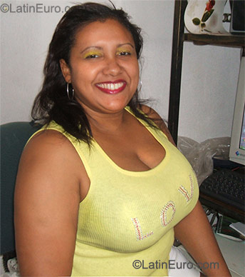 Date this cute Dominican Republic girl Noemi from Santiago DO10422