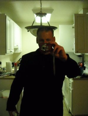 Date this happy United States man Justin from San Diego US12329