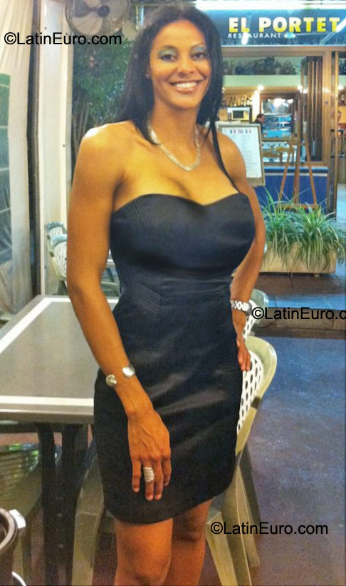 Date this gorgeous Spain girl Yngrid from Barcelona ES222