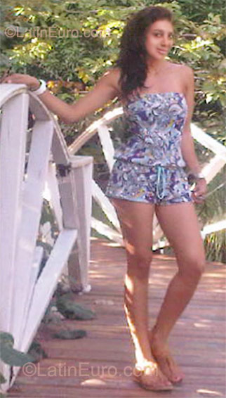 Date this sultry Honduras girl Ana from La Ceiba HN592