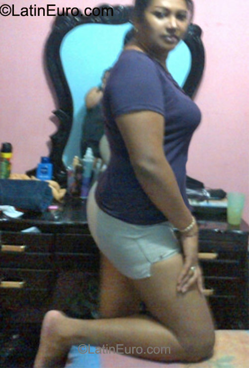 Date this delightful Honduras girl Lesbia from Tocoa HN593