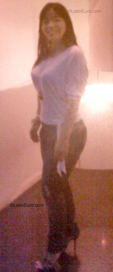 Date this sensual Colombia girl Luna3173 from Cali CO9456