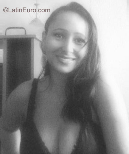 Date this nice looking Colombia girl Sandra Patricia from Medellin CO9467
