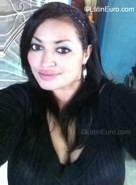 Date this gorgeous Honduras girl Damaris from San Pedro Sula HN605