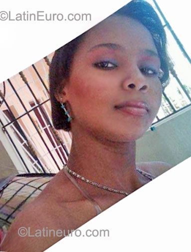 Date this funny Dominican Republic girl Maria from Santo Domingo DO10476