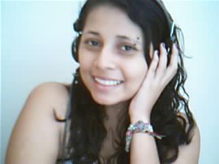 Date this happy Colombia girl Joyce from Bogota CO9490