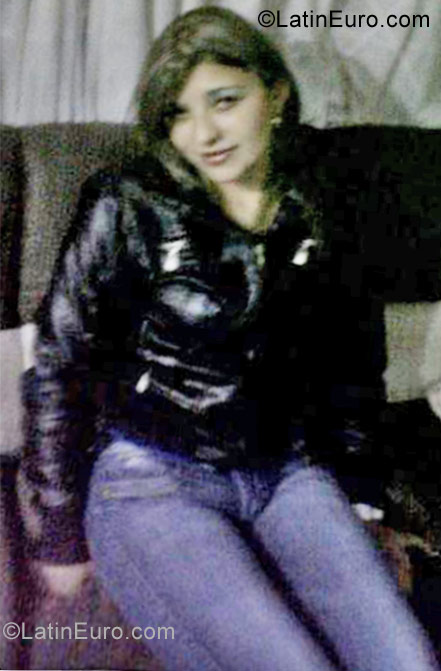 Date this lovely Colombia girl Bernate from Bogota CO9528