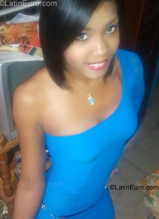 Date this delightful Dominican Republic girl Yohanna massiel from Santo Domingo DO10508
