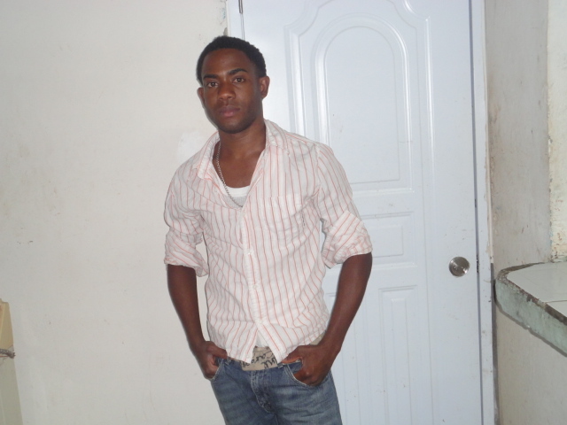 Date this tall United States man Yosuach from Santiago US12435
