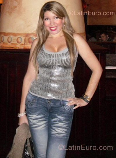 Date this passionate Colombia girl Nath from Barranquilla CO9545