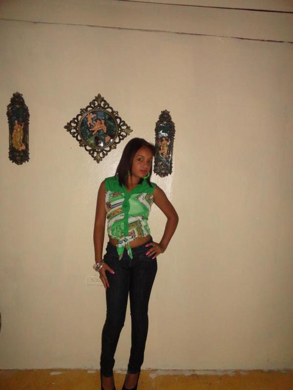 Date this nice looking Dominican Republic girl Dania from Santiago DO10558