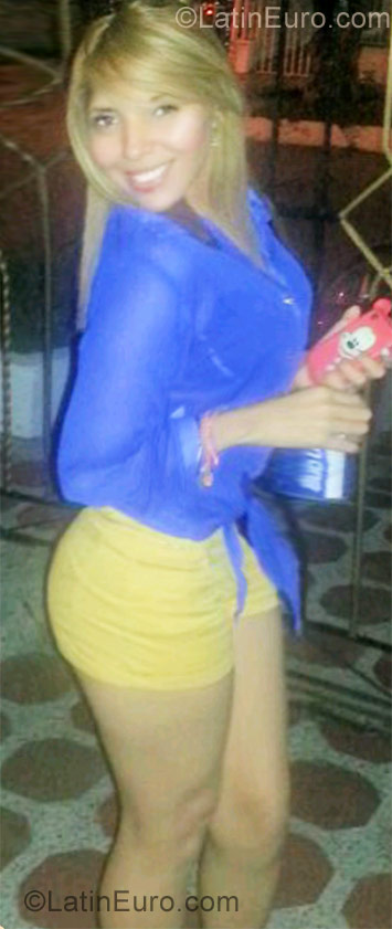 Date this funny Colombia girl Dina from Barranquilla CO9574