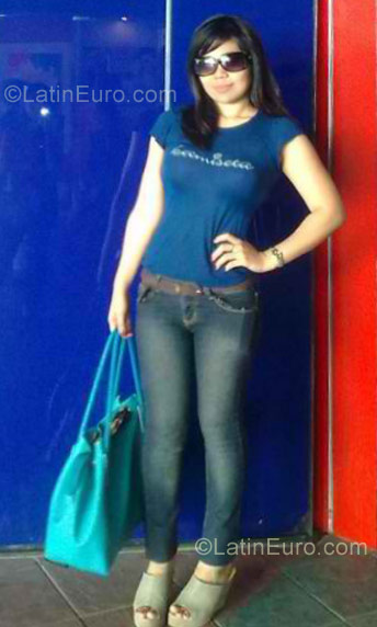 Date this happy Philippines girl Marie from Paranaque PH449