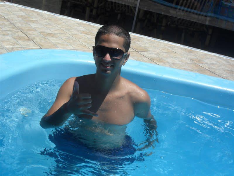 Date this tall Brazil man Jonathan from Joinville BR6448