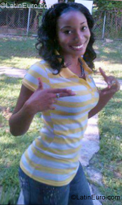 Date this foxy Jamaica girl Vernice from Jamaica JM464