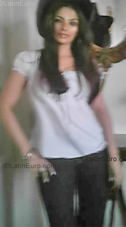Date this pretty Colombia girl Yaque from Manizales CO9606